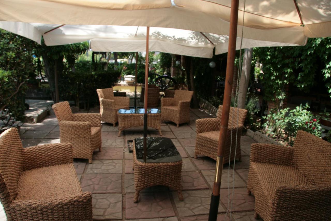 Hotel Ristorante Solari Briatico Eksteriør bilde